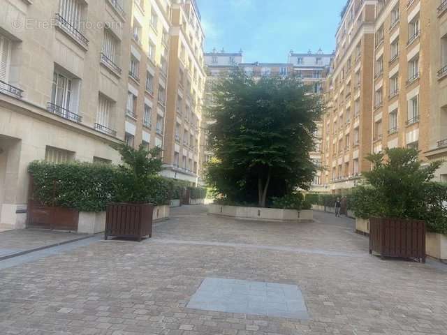 Appartement à NEUILLY-SUR-SEINE