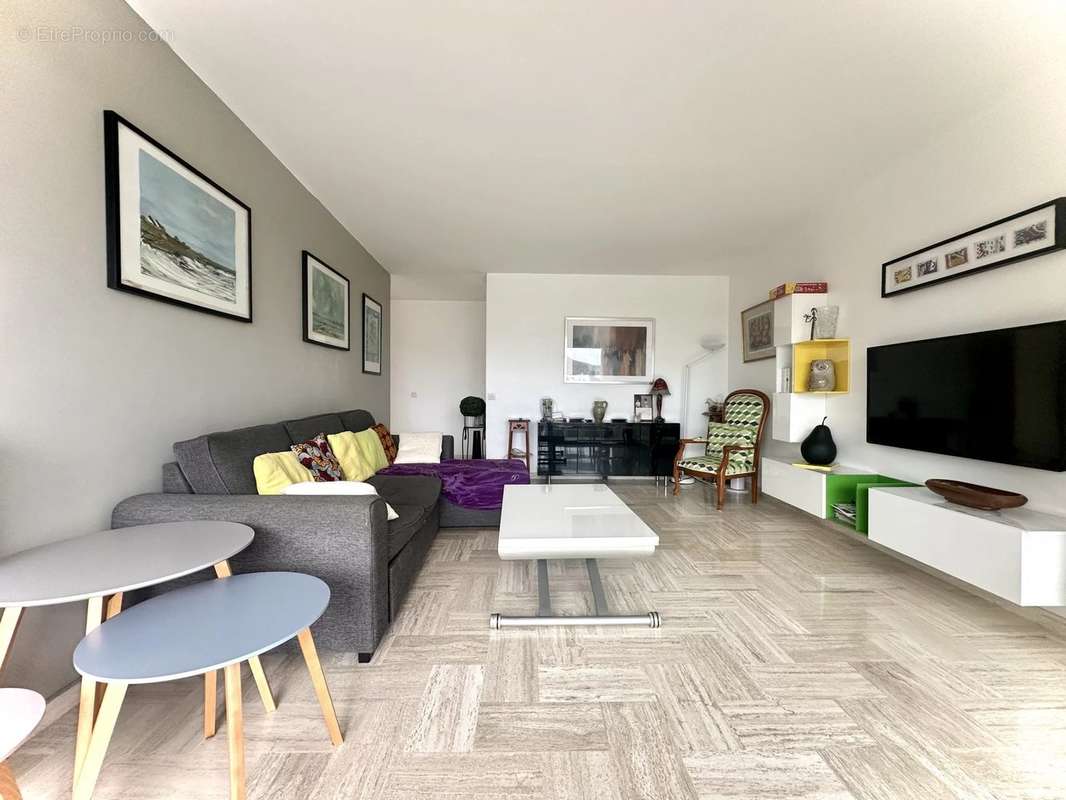 Appartement à MANDELIEU-LA-NAPOULE