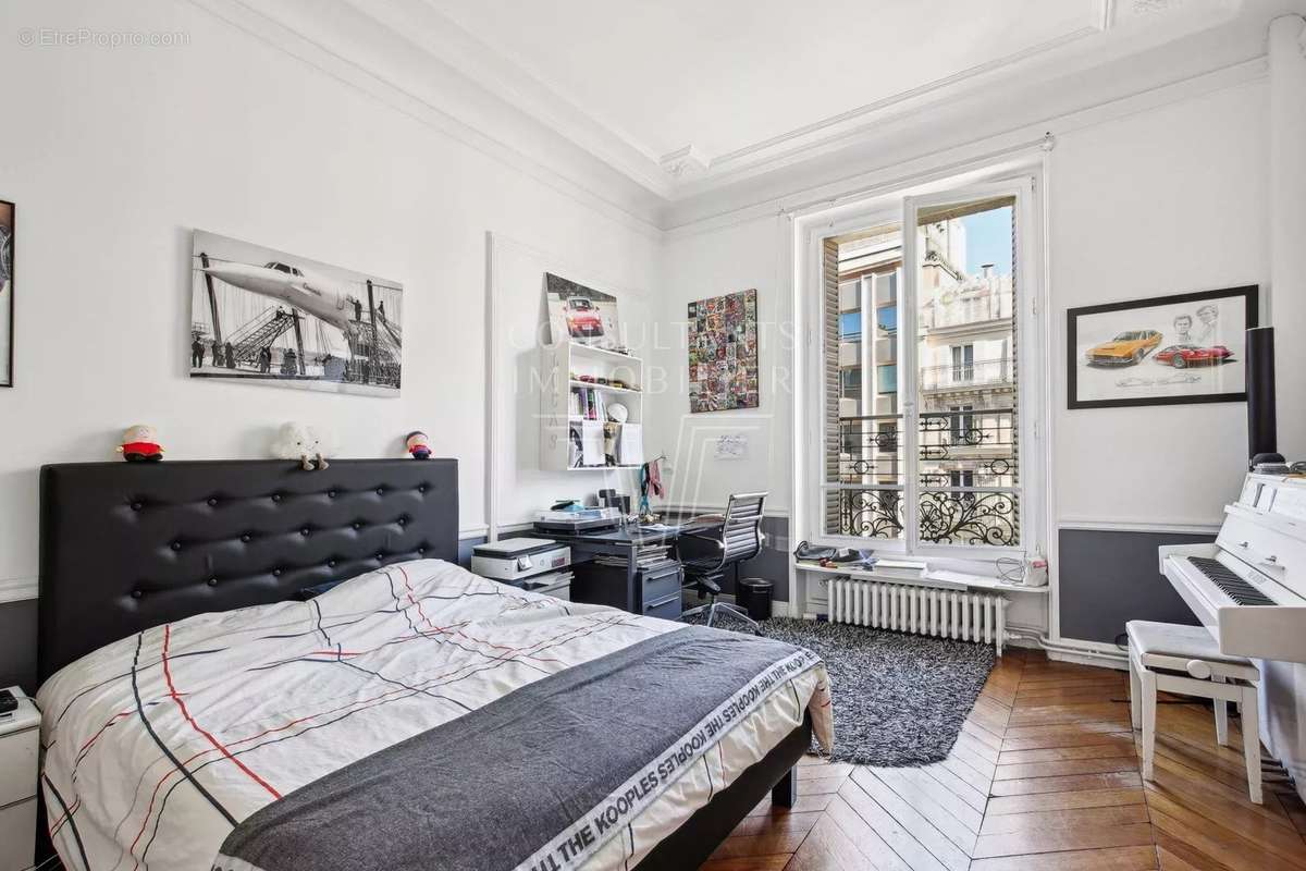 Appartement à PARIS-8E