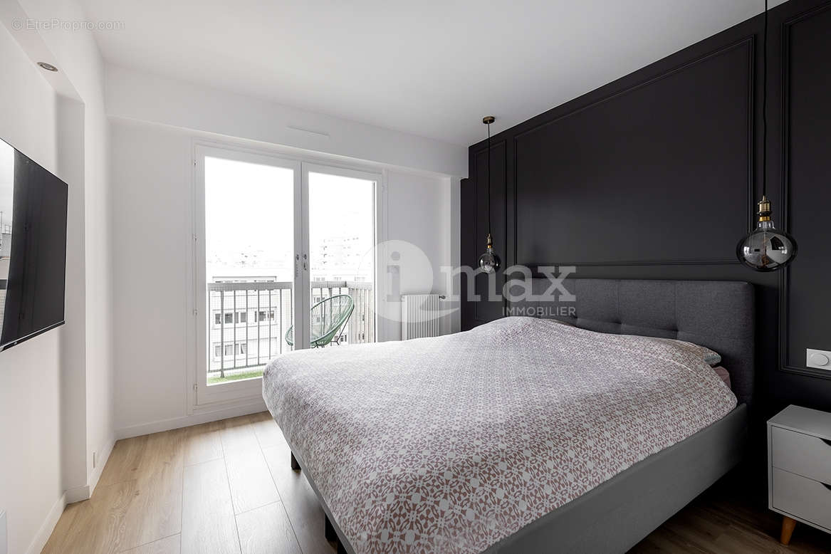 Appartement à COURBEVOIE