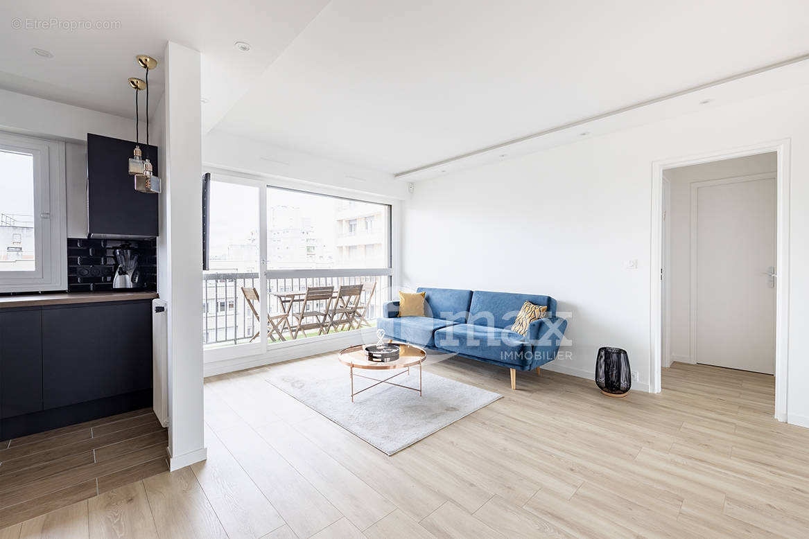 Appartement à COURBEVOIE