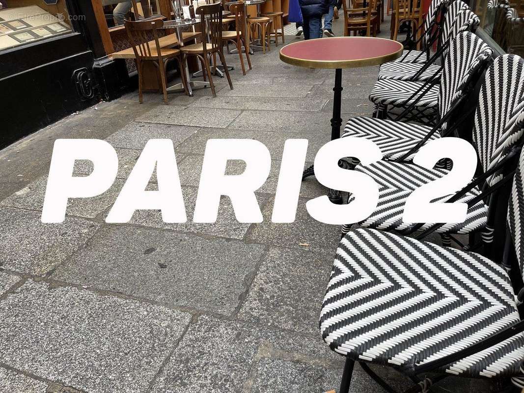 Autre à PARIS-2E