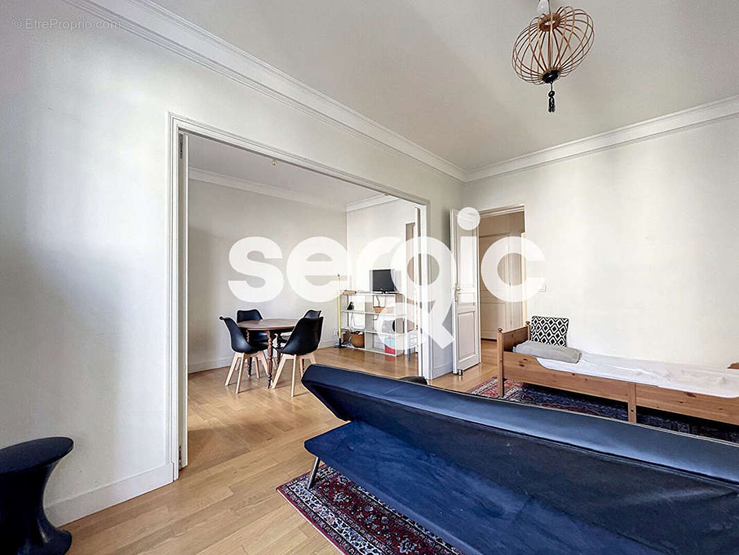 Appartement à PARIS-14E