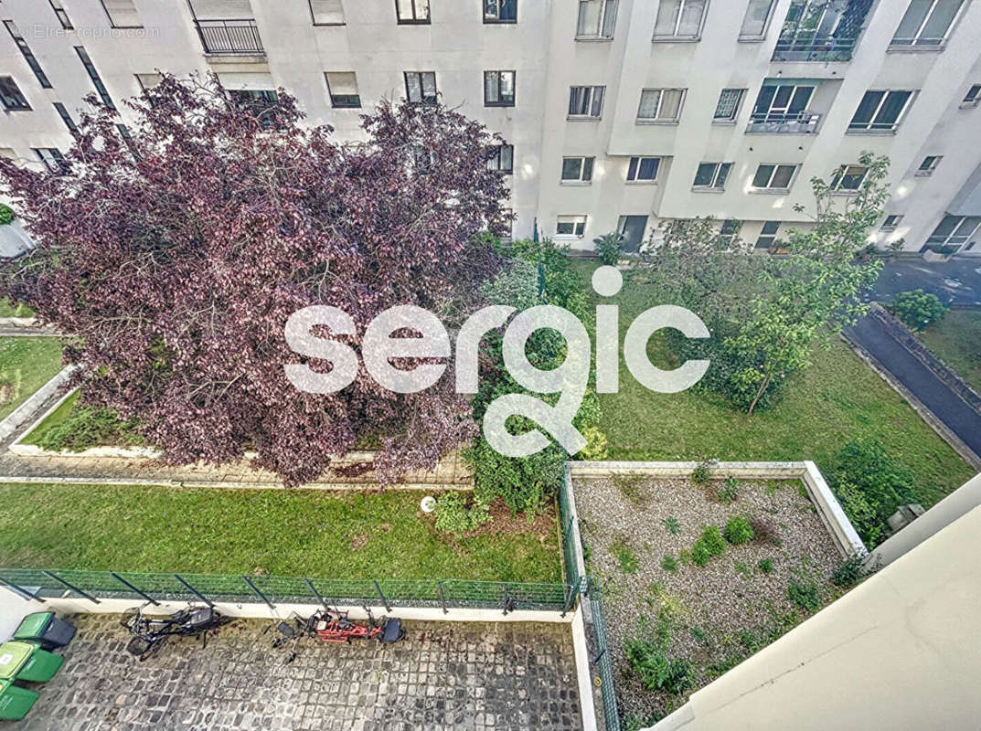 Appartement à PARIS-14E