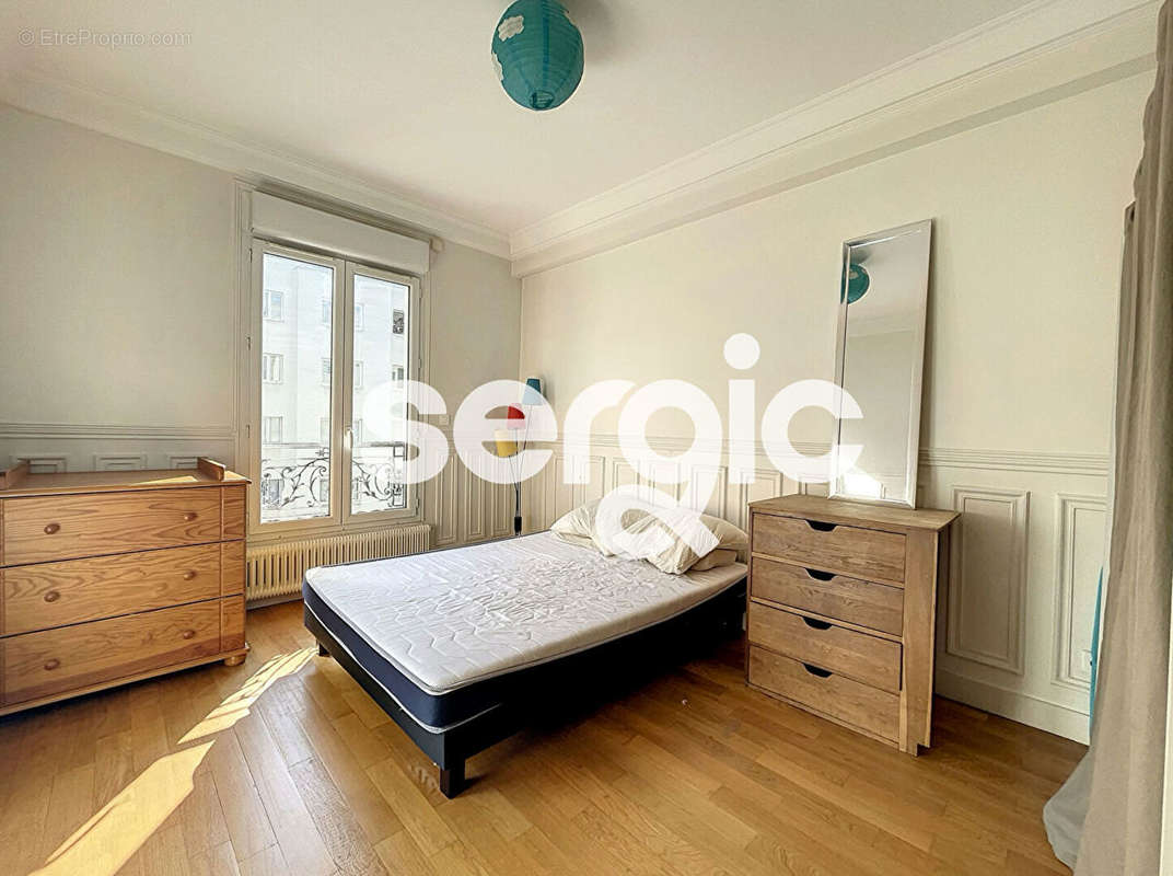 Appartement à PARIS-14E