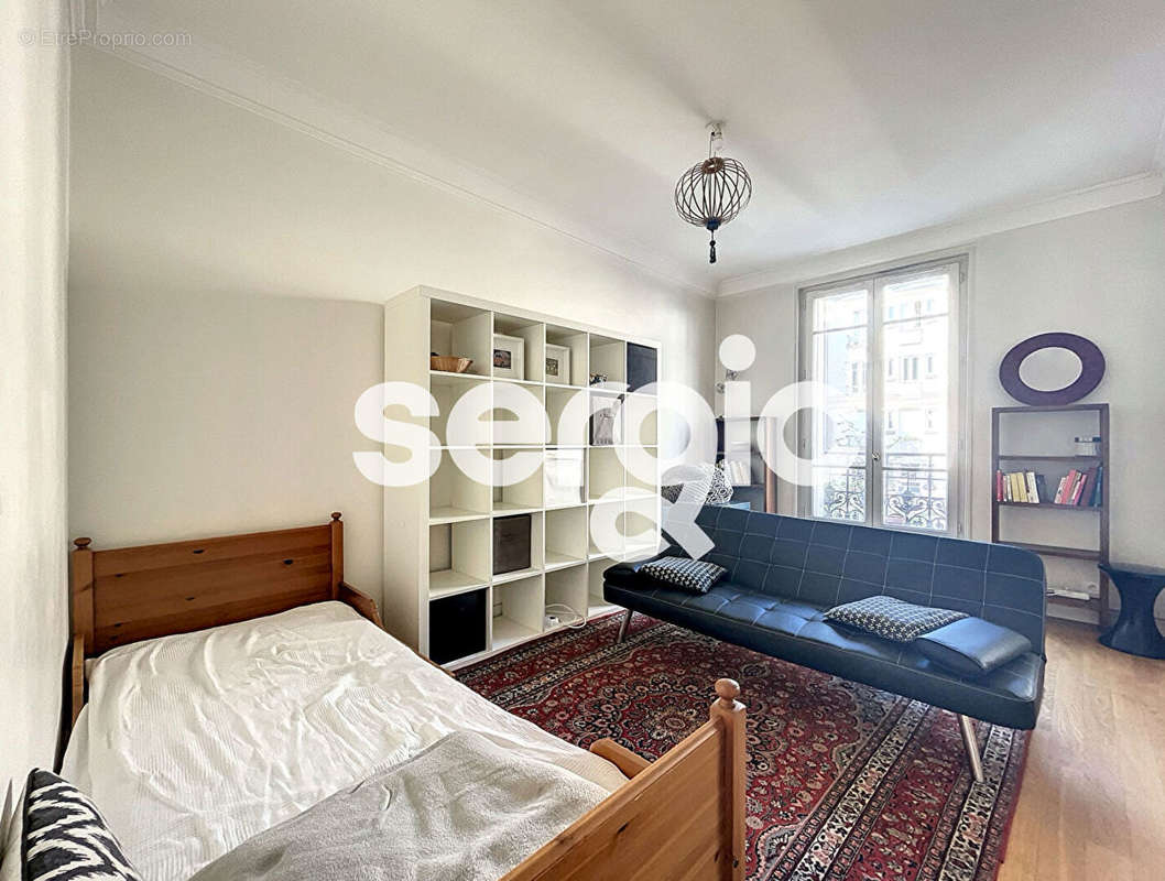 Appartement à PARIS-14E