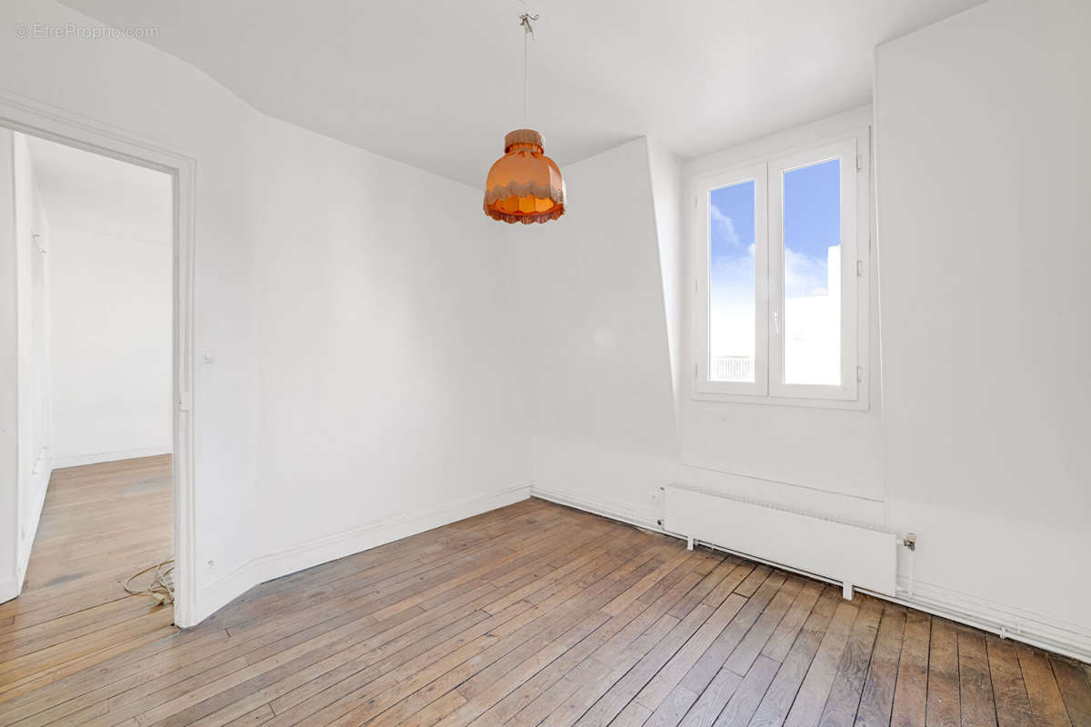 Appartement à PARIS-14E