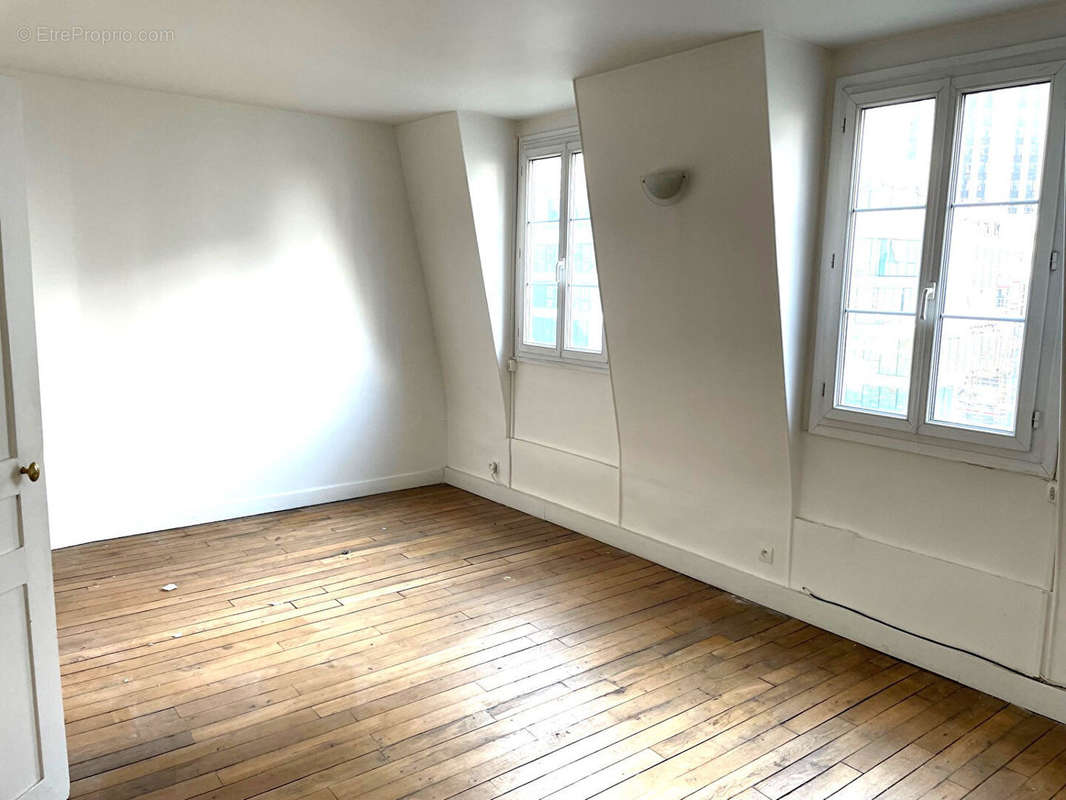 Appartement à PARIS-14E