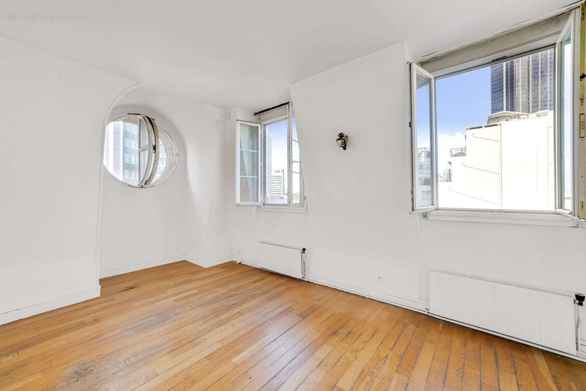 Appartement à PARIS-14E