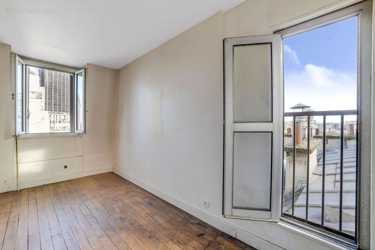 Appartement à PARIS-14E