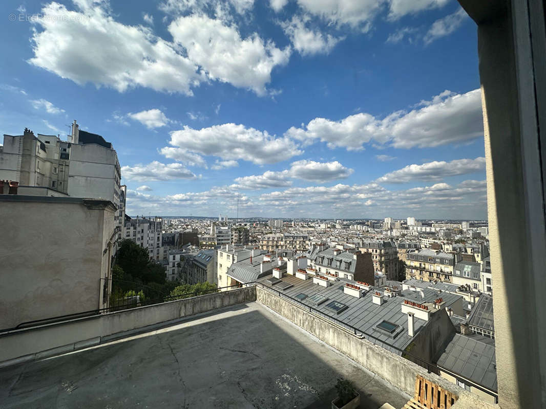 Appartement à PARIS-18E