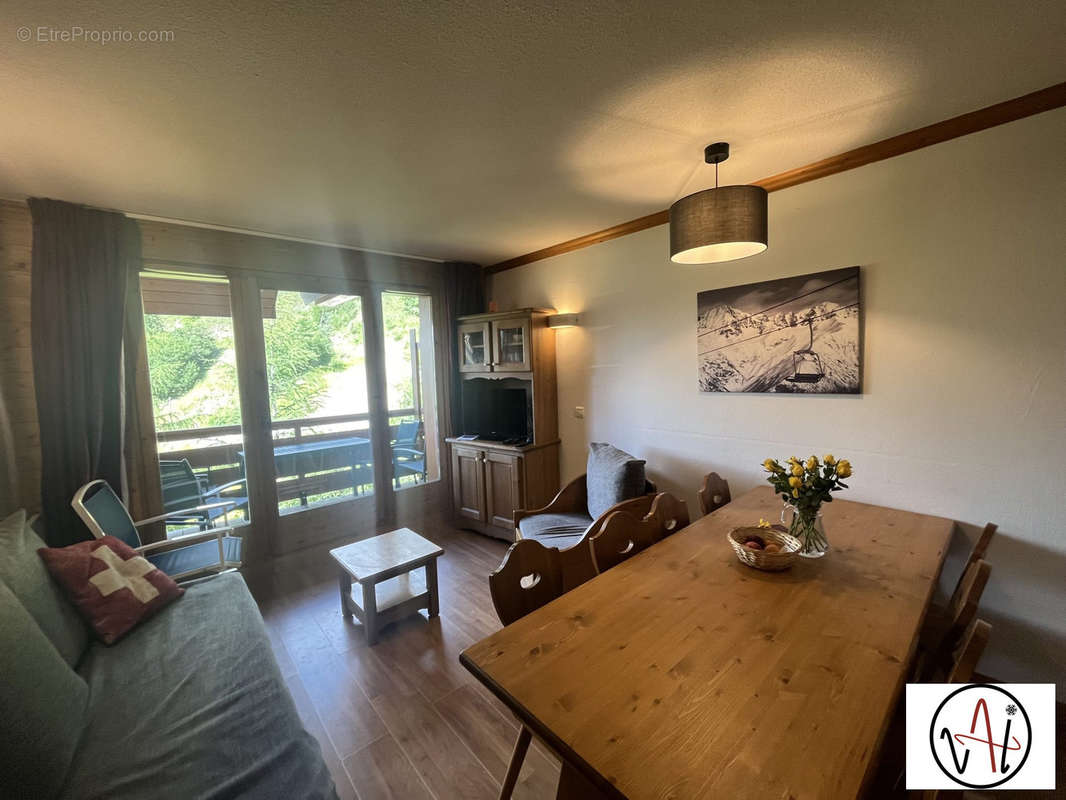 pièce de vie porte fenêtre - Appartement à VALLOIRE