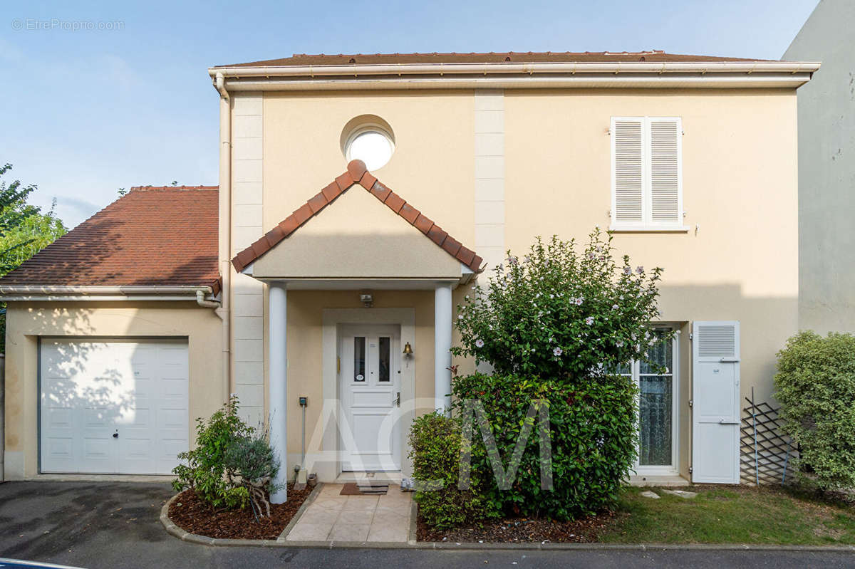 Maison à MAISONS-LAFFITTE