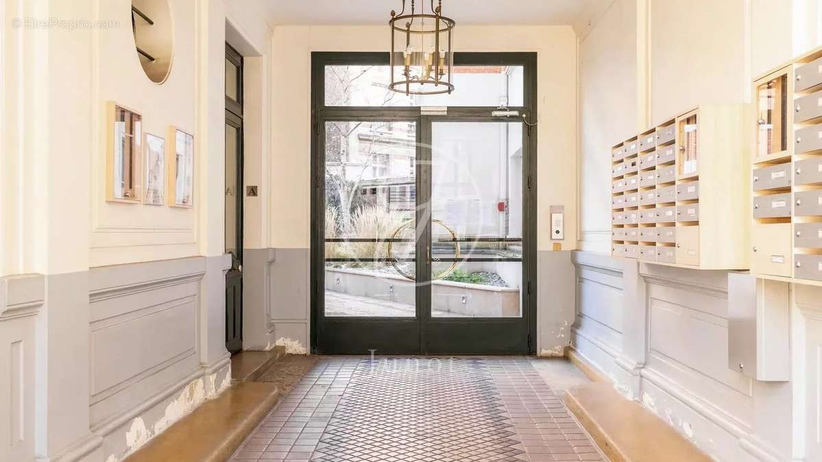 Appartement à PARIS-17E