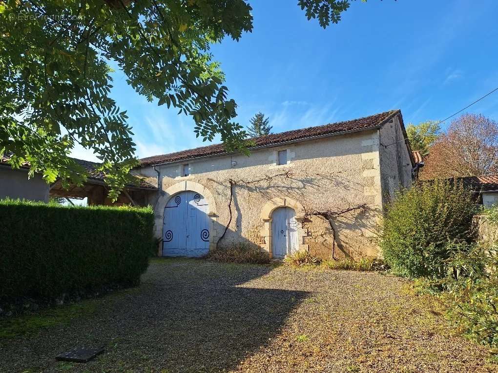 Maison à SAINT-FRONT