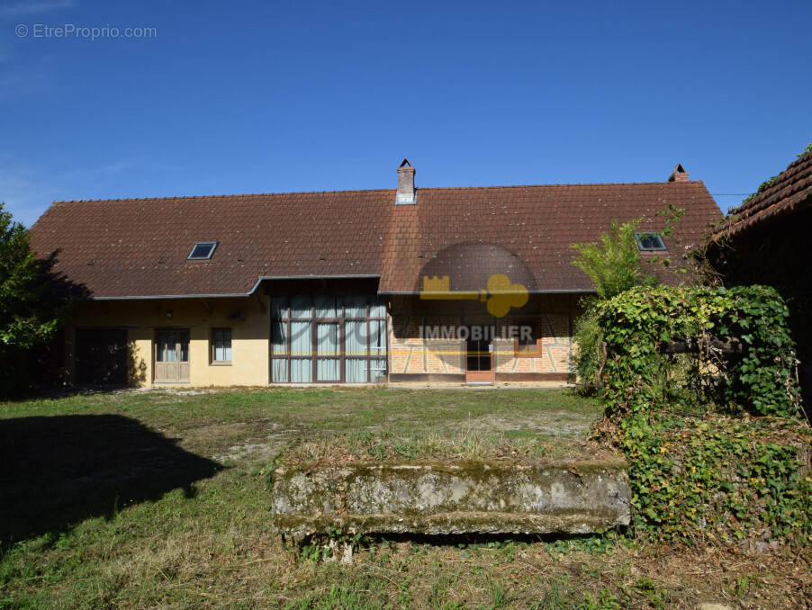 Maison à LA CHAPELLE-SAINT-SAUVEUR