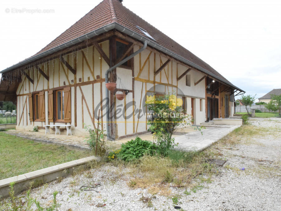 Maison à PIERRE-DE-BRESSE