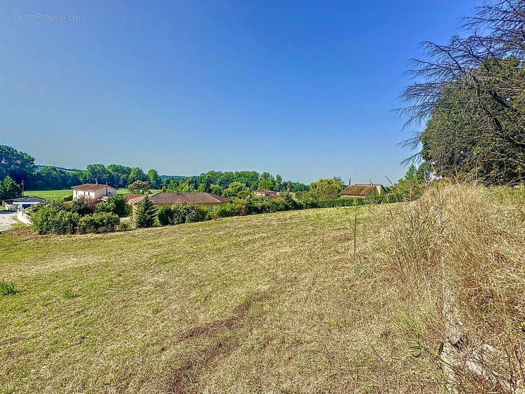 Terrain à CHAPONNAY