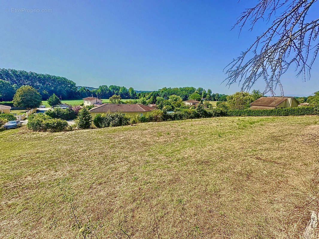 Terrain à CHAPONNAY