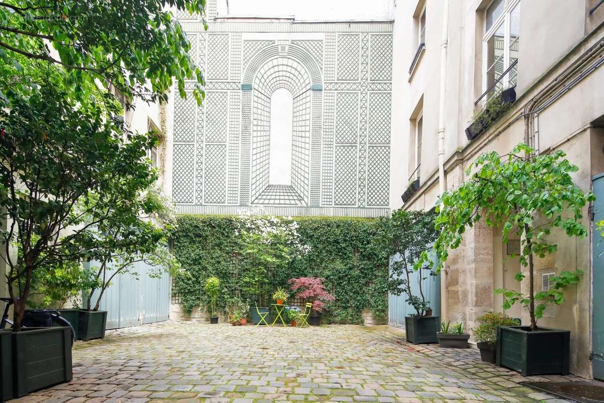 Appartement à PARIS-7E