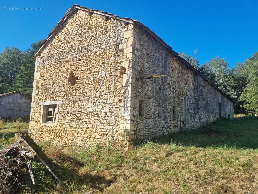 Maison à SAINTE-FOY-DE-LONGAS