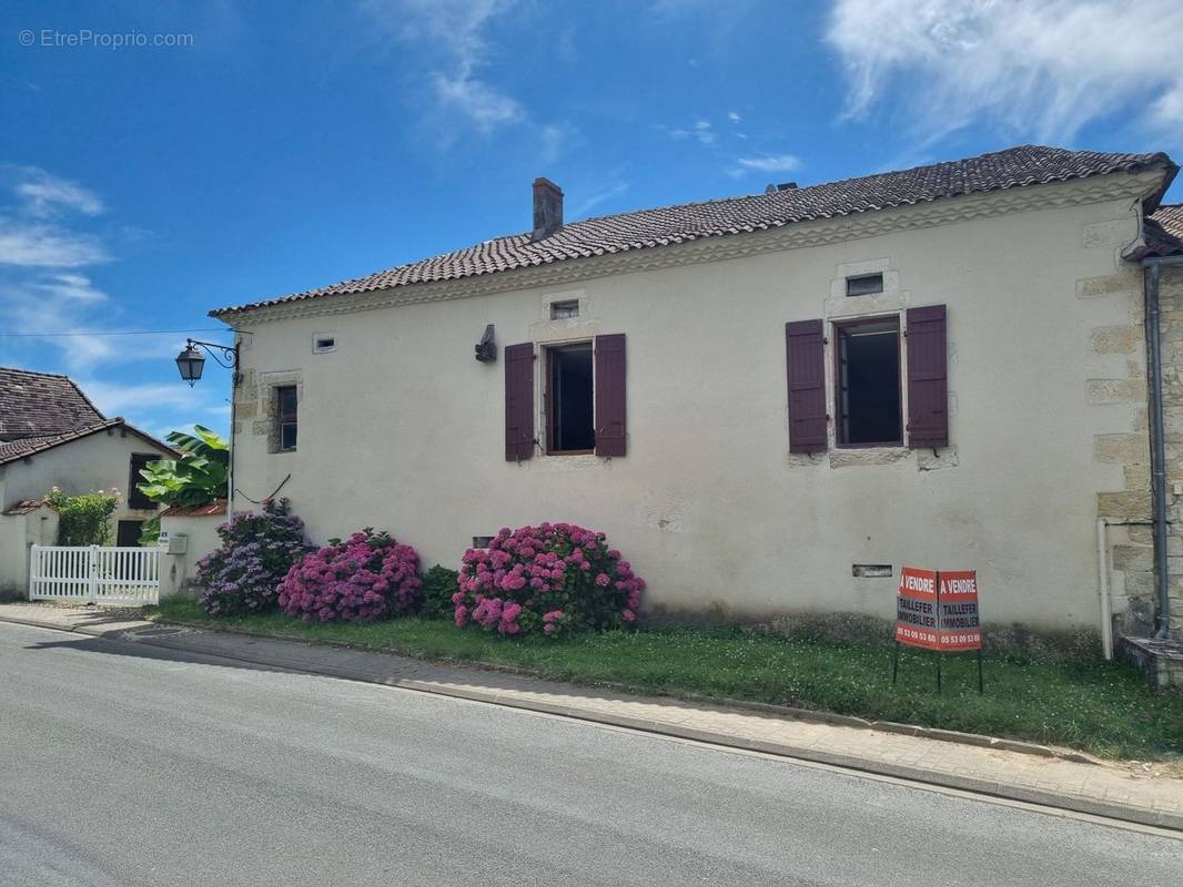 Maison à SAINT-ASTIER