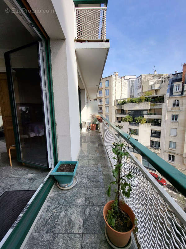 Appartement à PARIS-16E