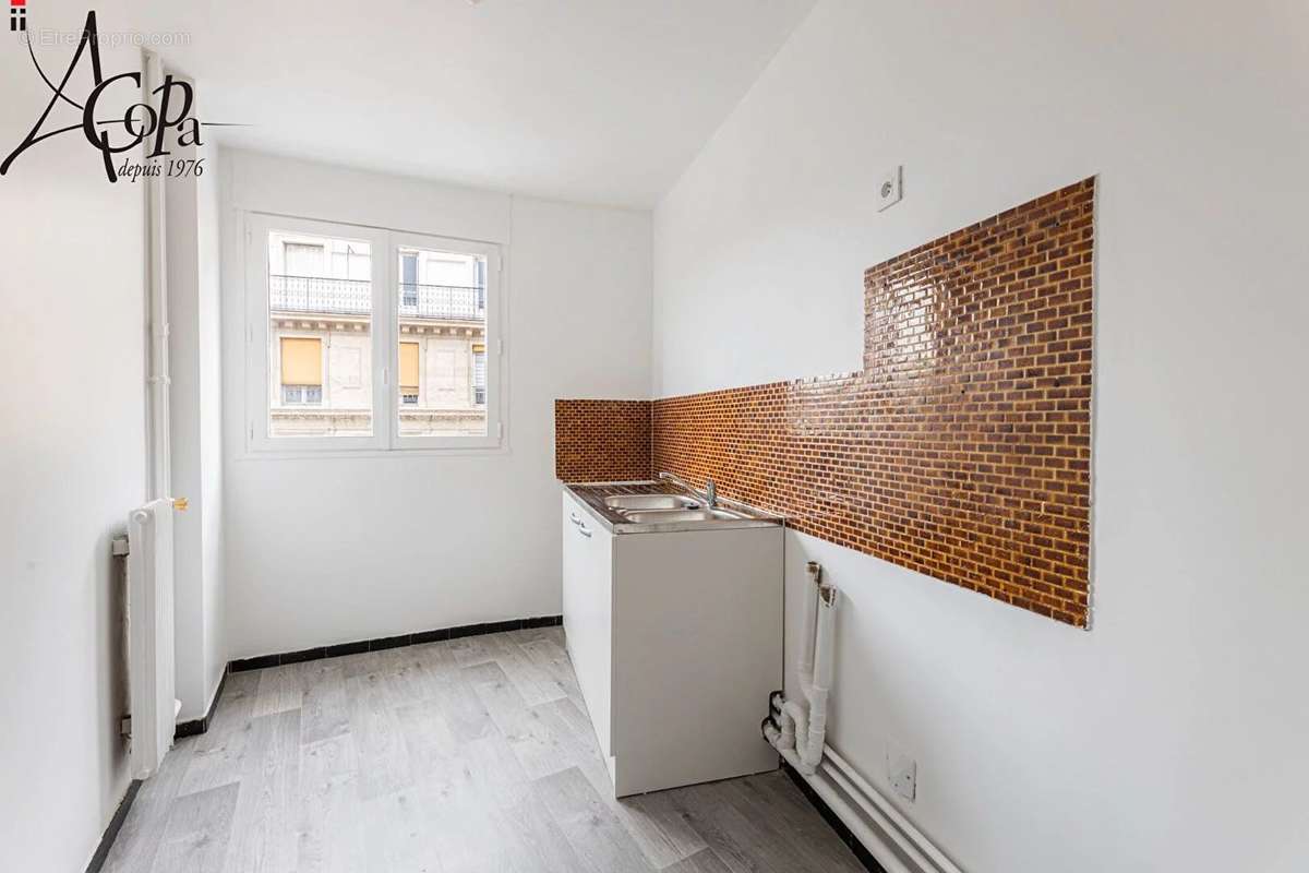 Appartement à PARIS-18E