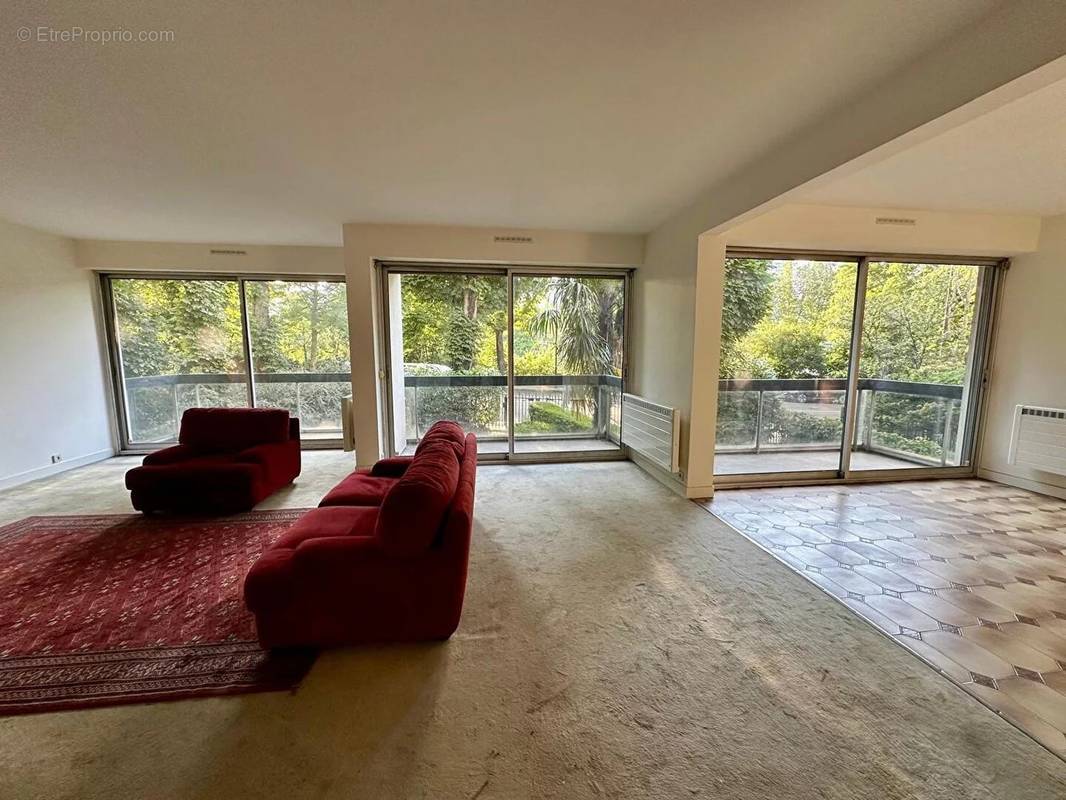 Appartement à NEUILLY-SUR-SEINE