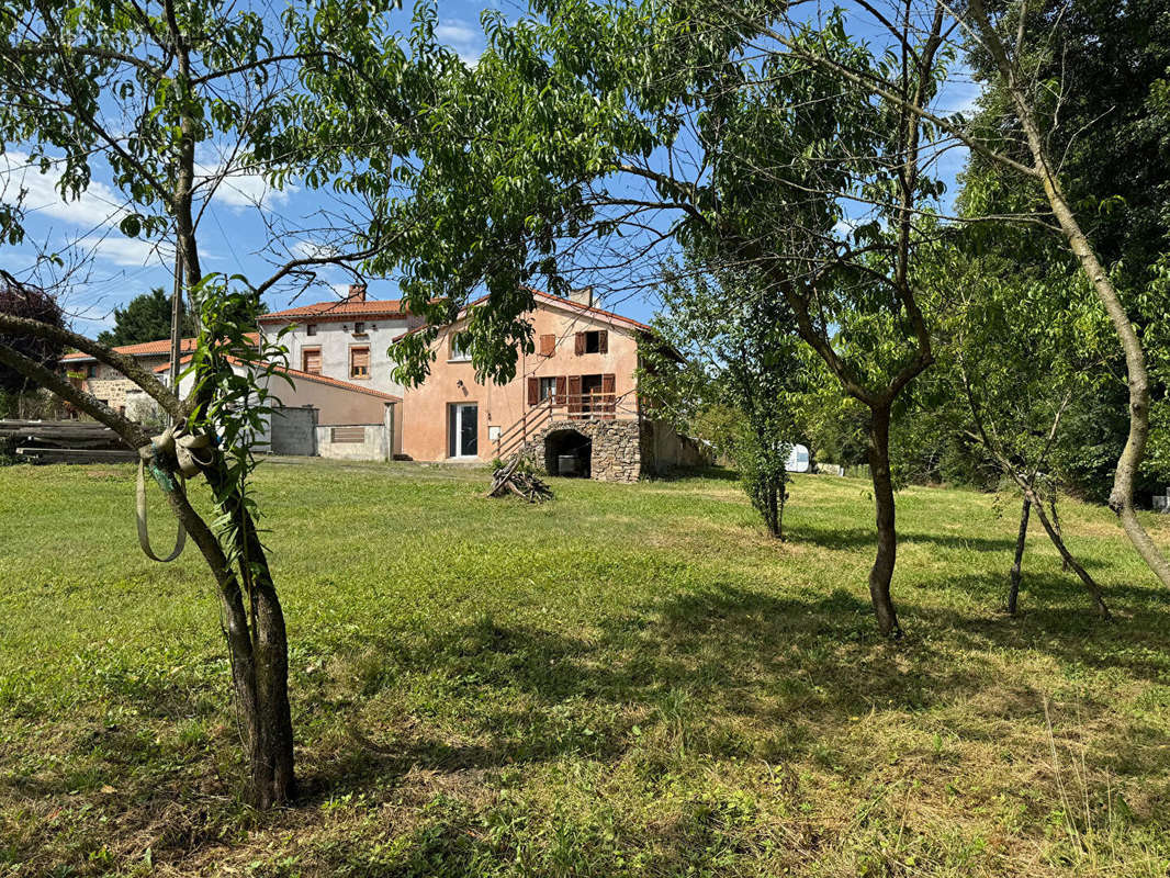 Maison à MANGLIEU