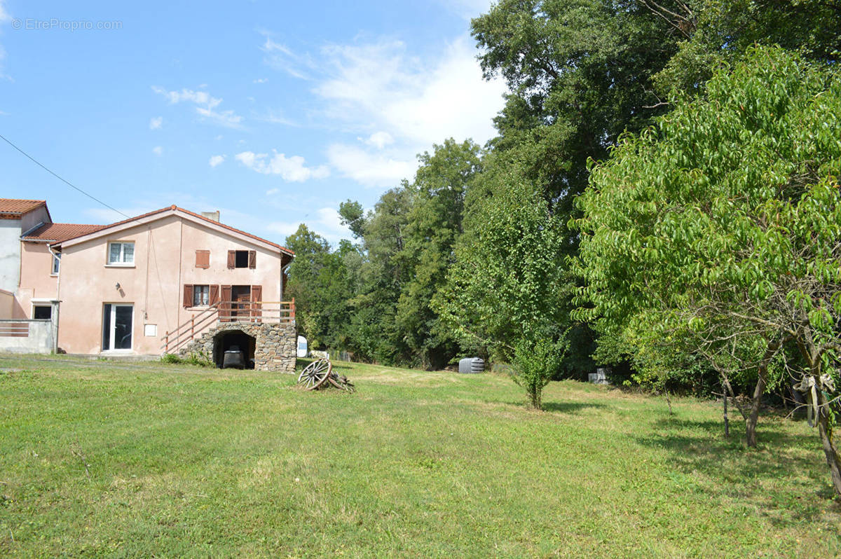 Maison à MANGLIEU