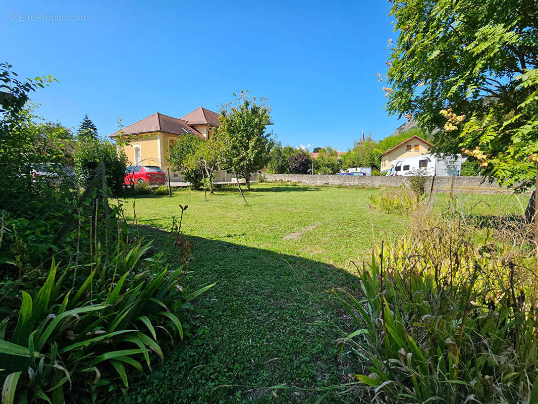 Maison à YENNE