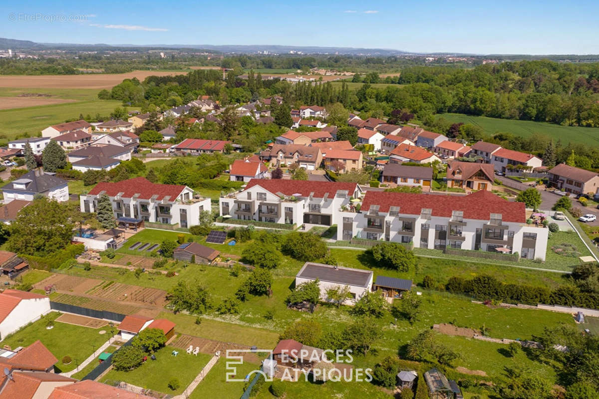 Appartement à AY-SUR-MOSELLE