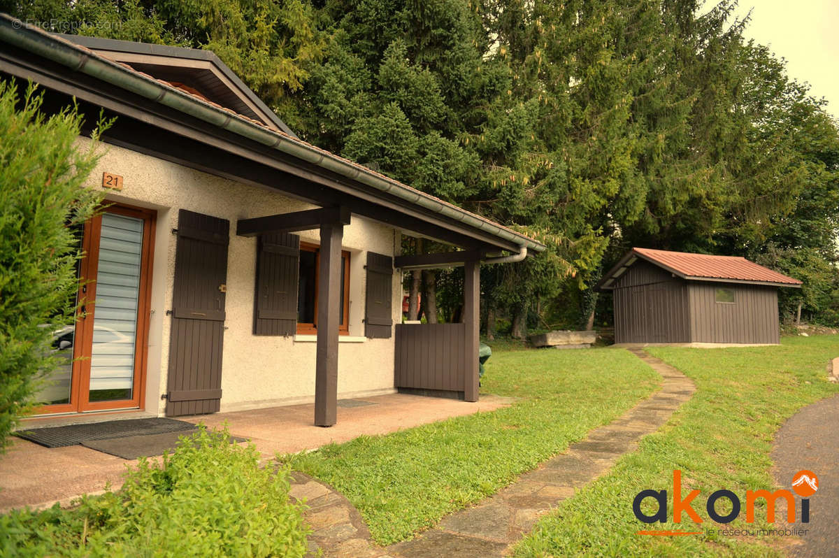 Terrasse, jardin, garage (mazot) - Appartement à THONES