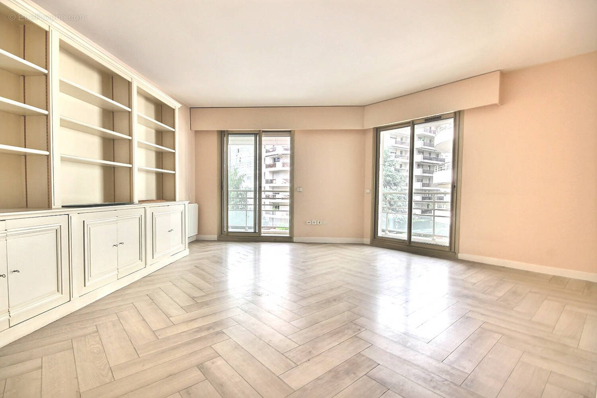 Appartement à LEVALLOIS-PERRET