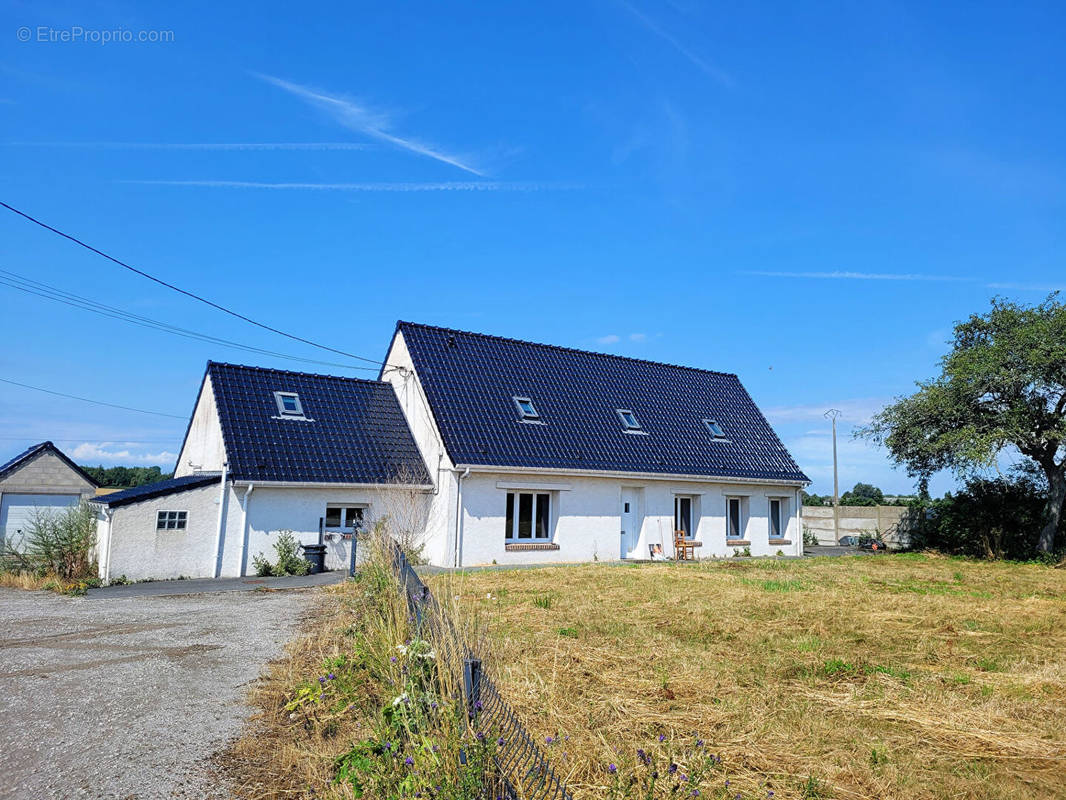 Maison à BOLLEZEELE