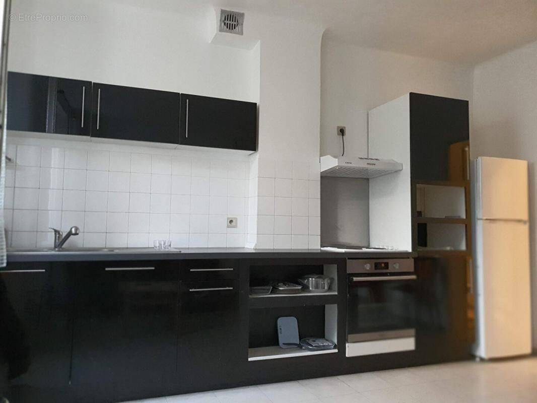 Appartement à MARSEILLE-4E