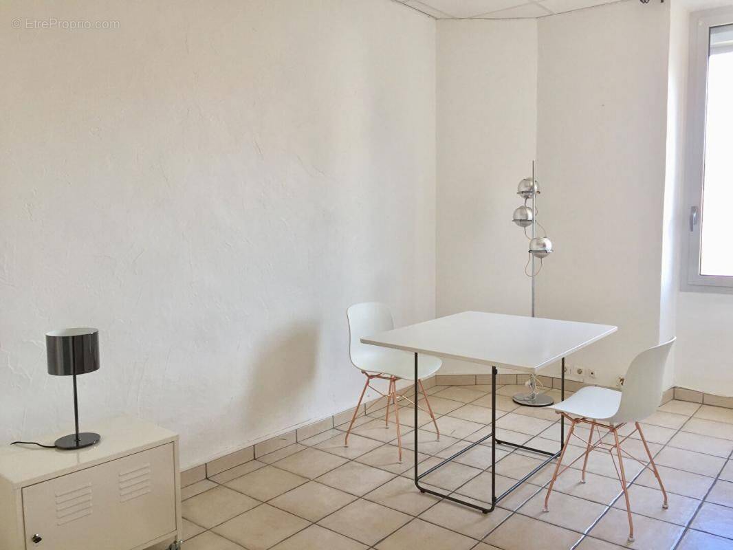 Appartement à MARSEILLE-3E