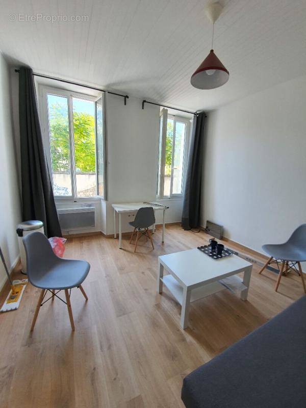 Appartement à MARSEILLE-1E