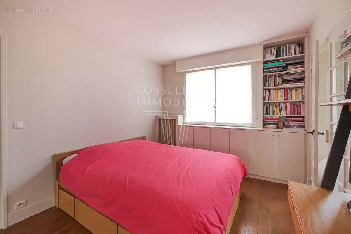 Appartement à NEUILLY-SUR-SEINE