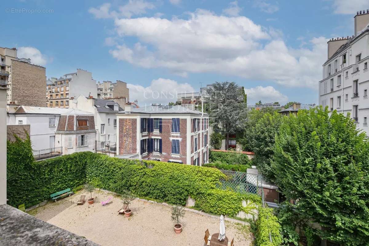 Appartement à NEUILLY-SUR-SEINE