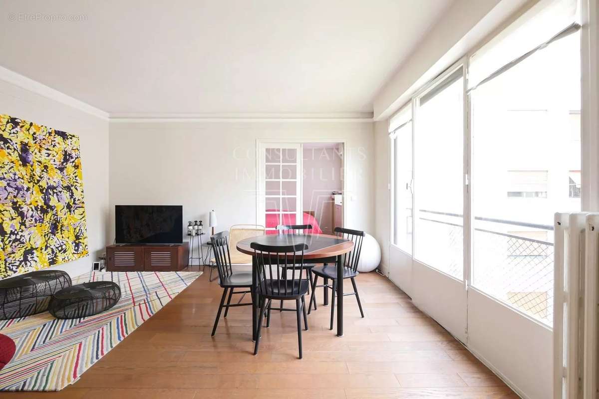 Appartement à NEUILLY-SUR-SEINE