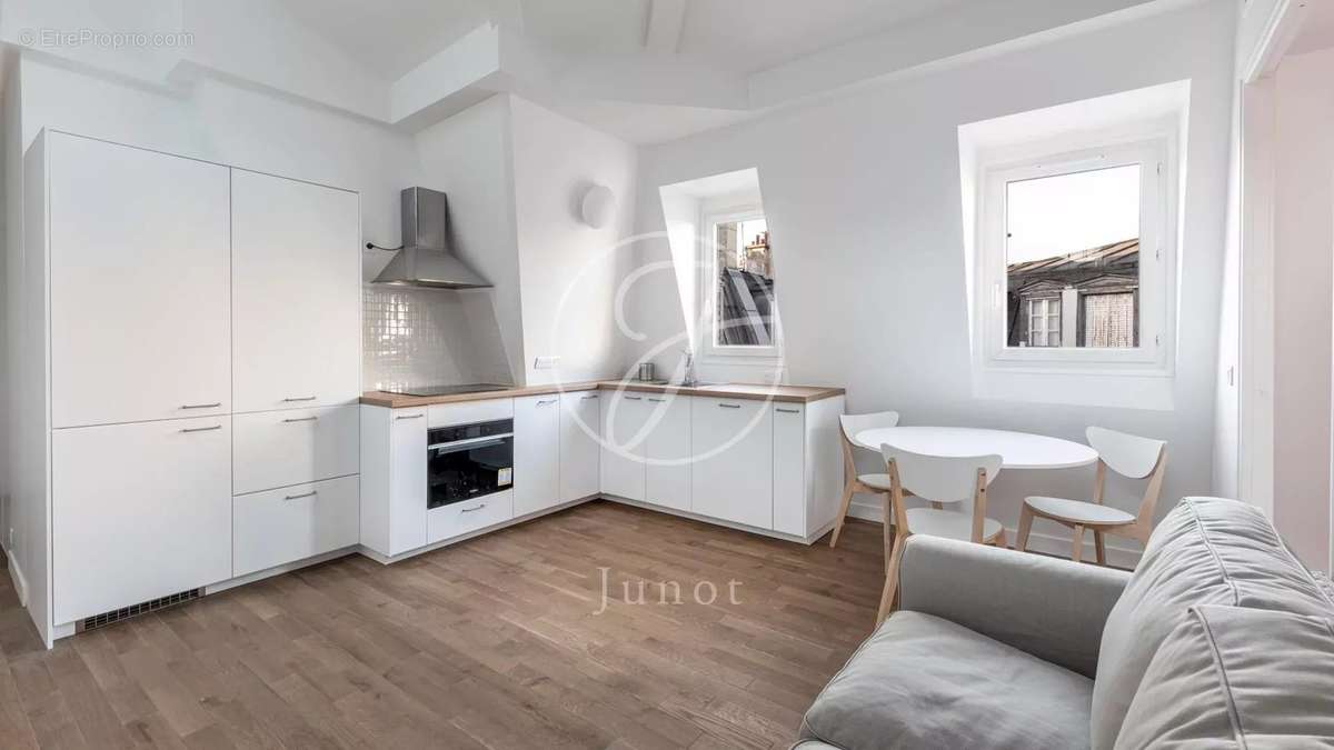 Appartement à PARIS-4E