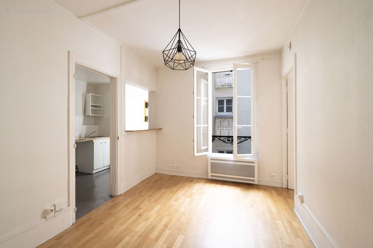 Appartement à PARIS-17E