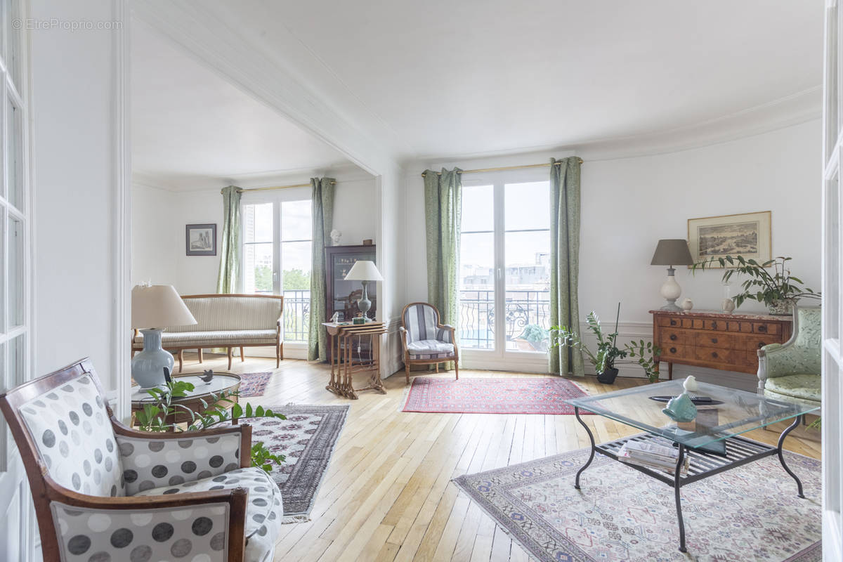 Appartement à PARIS-18E