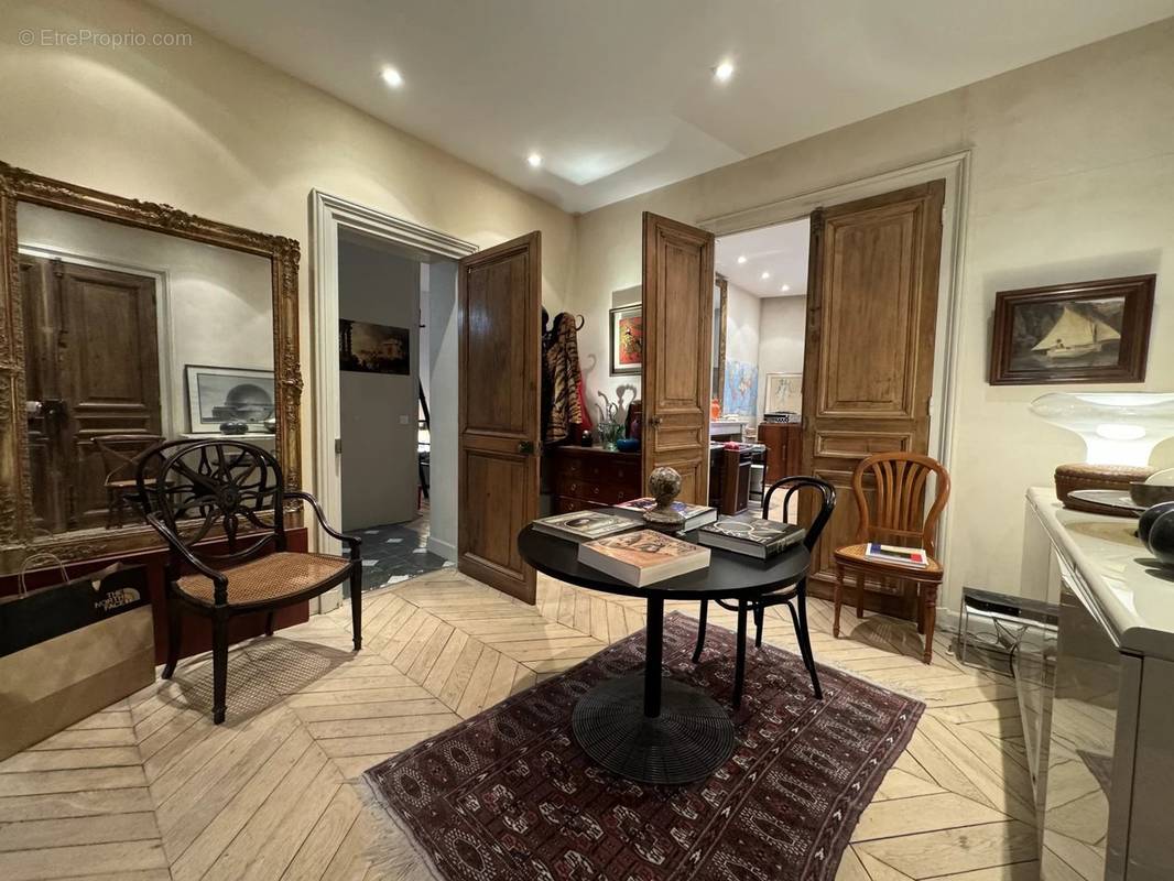 Appartement à PARIS-6E