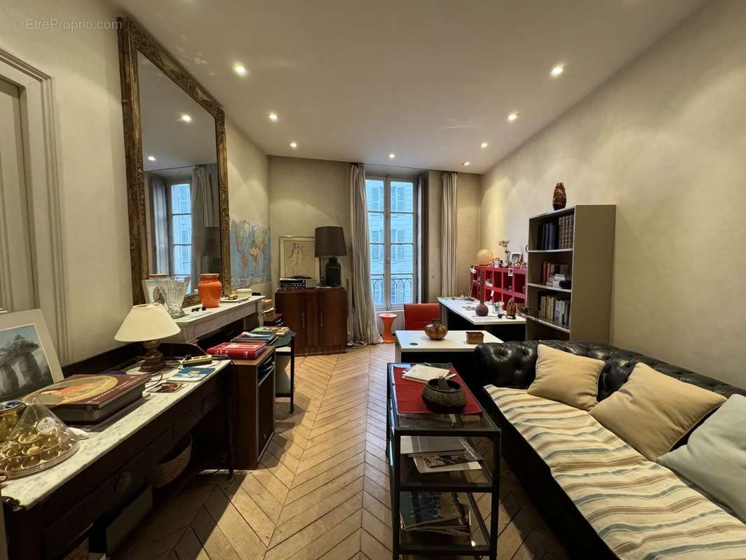 Appartement à PARIS-6E