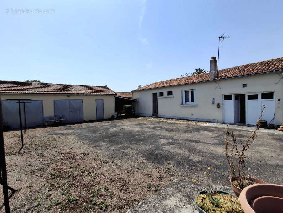 Maison à ROUMAZIERES-LOUBERT