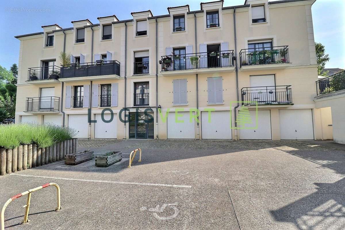 Appartement à BIEVRES