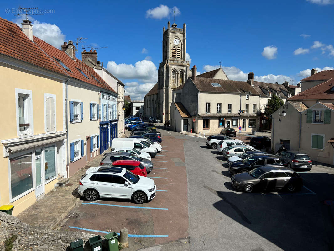 Appartement à NEAUPHLE-LE-CHATEAU